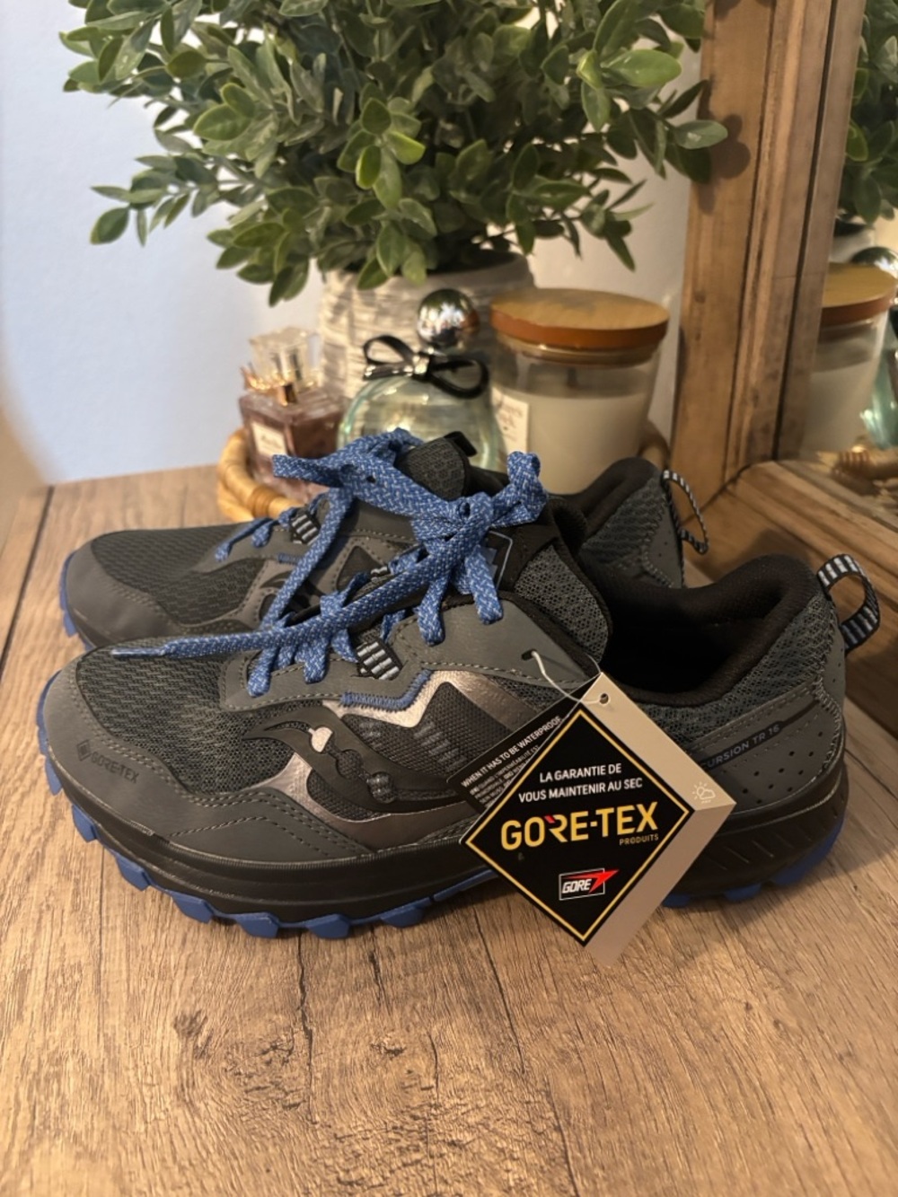 Saucony Women’s Excursion TR16 Gore-Tex Trail Running Shoes-Size 9-Grey and Blue